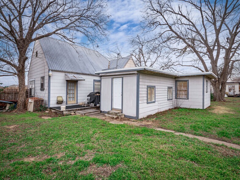More Photos Of 201 S Highway 183, Leander Flex For Sale