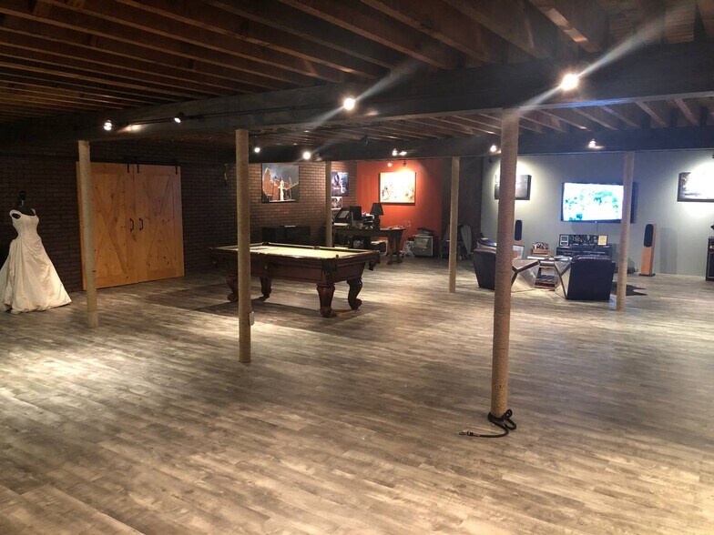 More Photos Of 75-79 E Jericho Tpke, Mineola Storefront Retail Office For Lease