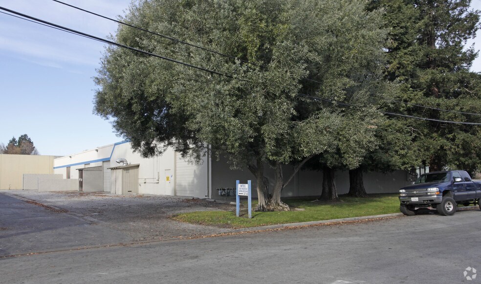 More Photos Of 1289-1295 Forgewood Ave, Sunnyvale Distribution For Lease