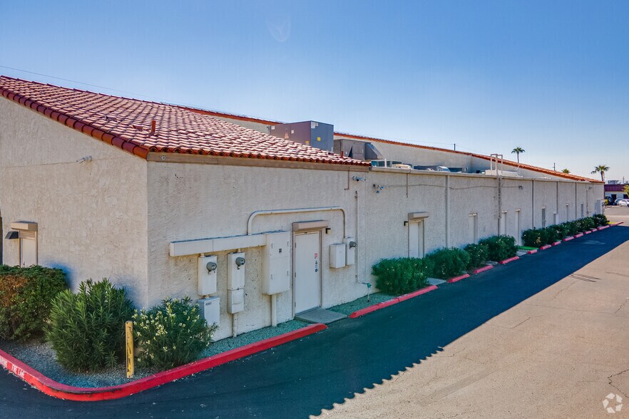 More Photos Of 9421 W Bell Rd, Sun City Unknown For Lease