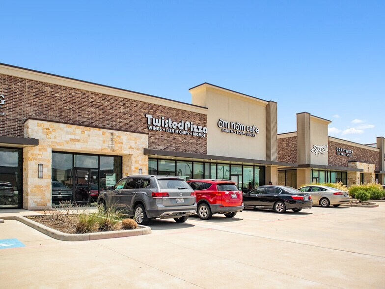 More Photos Of 11131 Harlem Rd, Richmond Freestanding For Lease