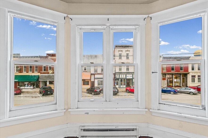 More Photos Of 125 S Market St, Paxton Specialty For Sale