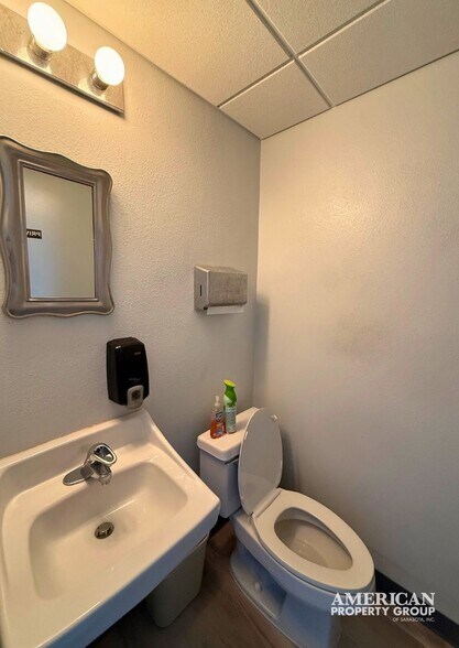 More Photos Of 3627 Webber St, Sarasota Storefront Retail Office For Sale