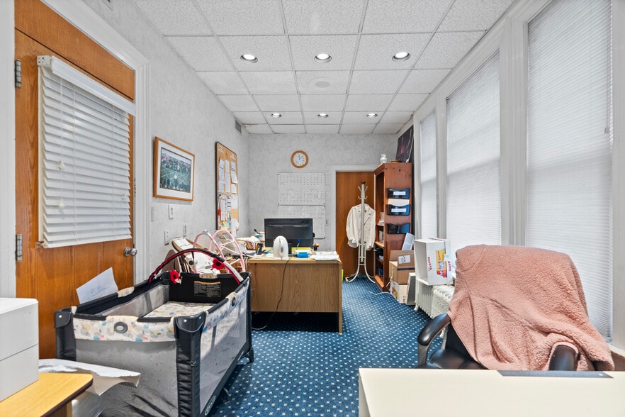 More Photos Of 1481 Chapel St, New Haven Office For Sale