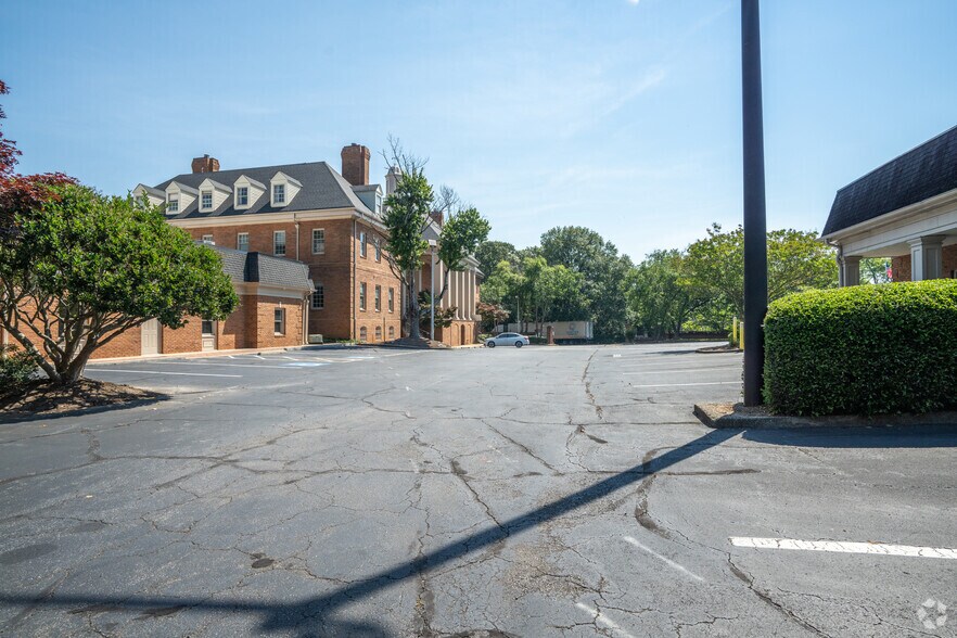 More Photos Of 1902 Leland Dr SE, Marietta Unknown For Lease