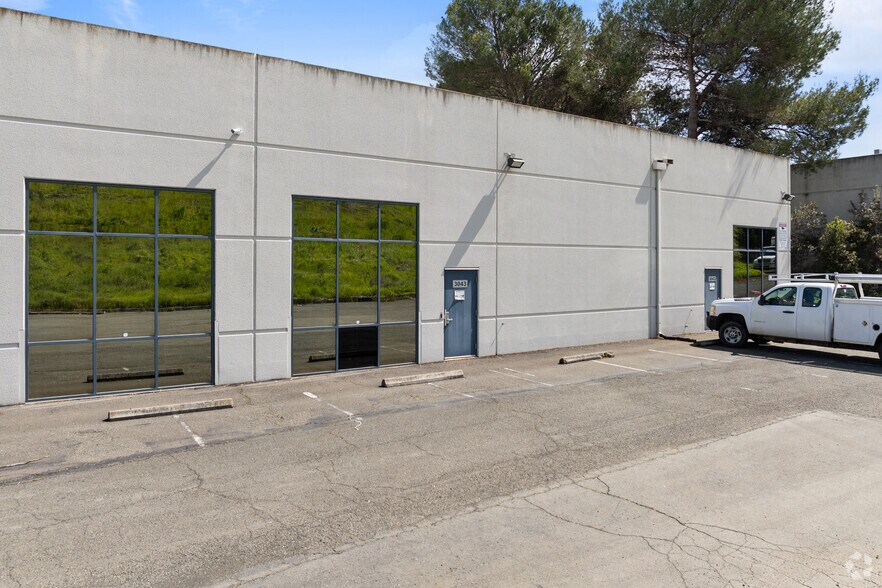 More Photos Of 3043-3053 Research Dr, Richmond Industrial For Sale