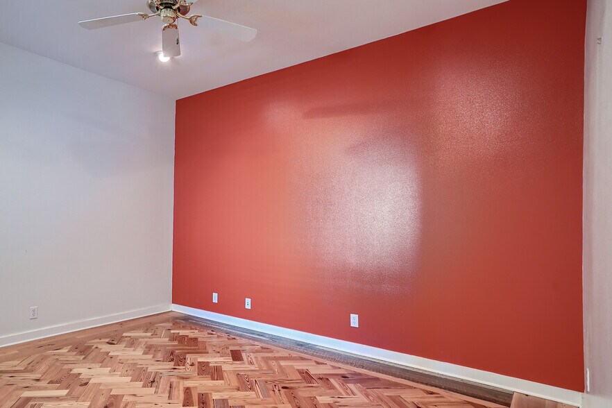 More Photos Of 116 Hoxie St, Coupland General Retail For Sale