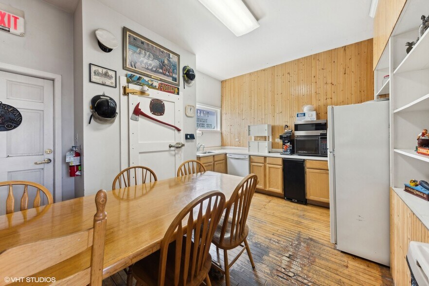 More Photos Of 105 E Irving Park Rd, Itasca Loft Creative Space For Sale