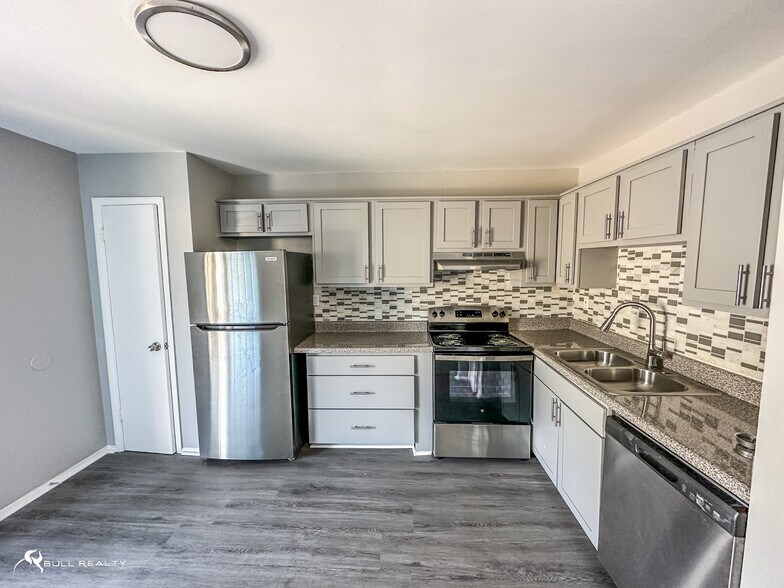 More Photos Of 4663 Waldrop Dr, Forest Park Apartments For Sale