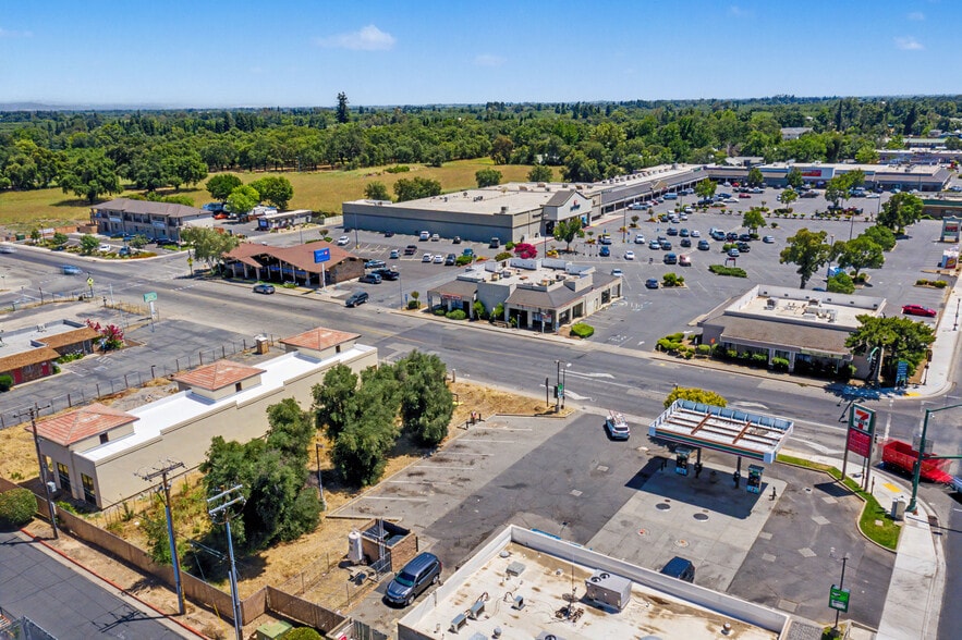 More Photos Of 21 E Gridley Rd, Gridley Office For Lease