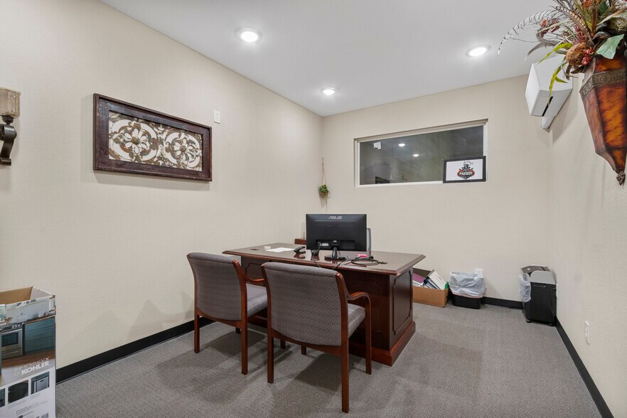 More Photos Of 25349-25351 Borough Park Dr, Spring Light Manufacturing For Sale