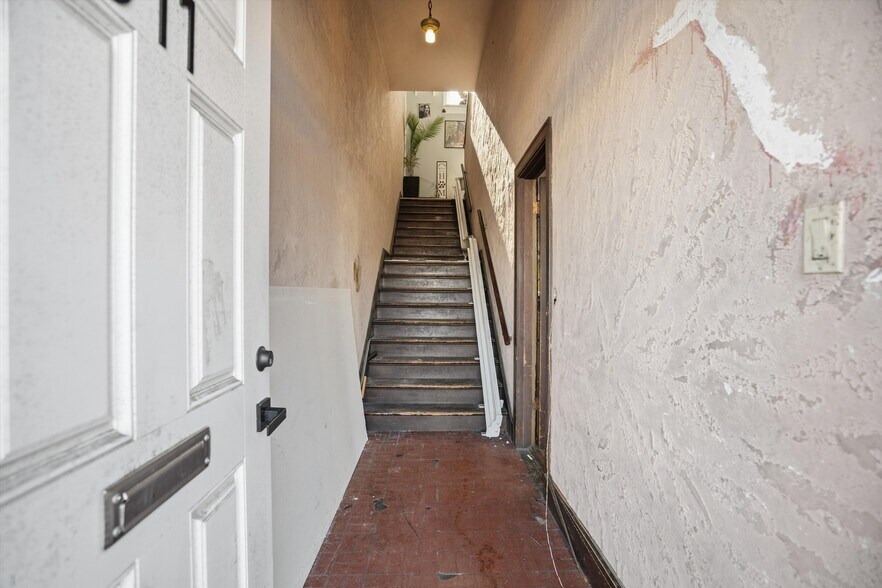 More Photos Of 511 3rd St, Rodeo Storefront Retail Residential For Sale