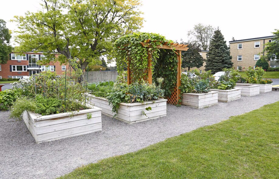 More Photos Of 2376 Ariel St N, Saint Paul Apartments For Sale