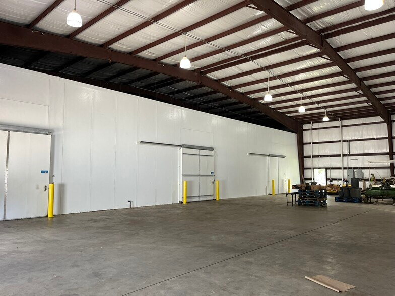 More Photos Of 2400 W Herman St, Pensacola Warehouse For Sale