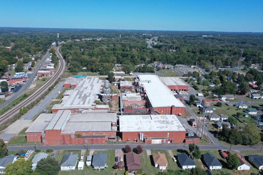 More Photos Of 308 E Thom St, China Grove Manufacturing For Lease