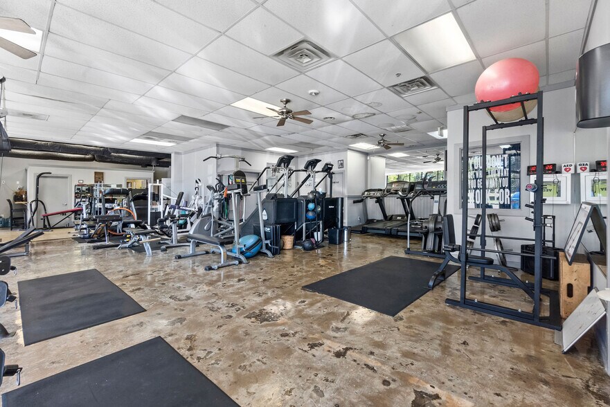 More Photos Of 118 Shenandoah Dr, The Woodlands Freestanding For Sale