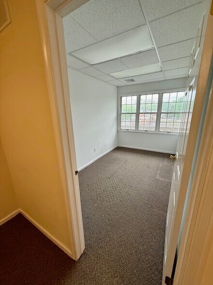 More Photos Of 1098 Washington Crossing Rd, Washington Crossing Medical For Lease