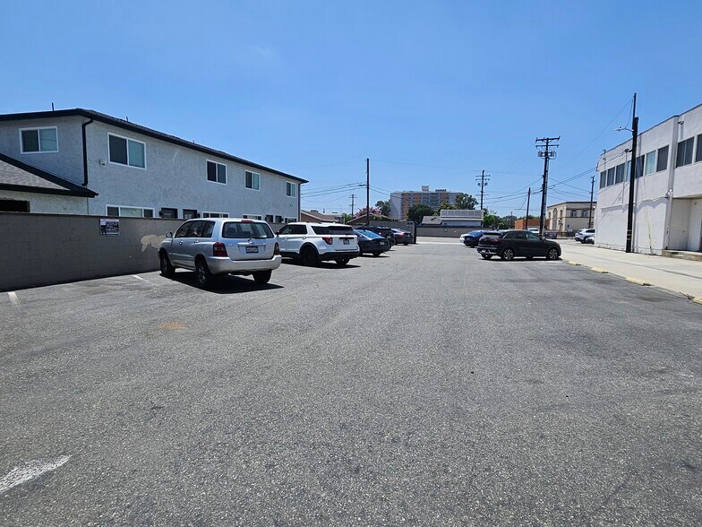 More Photos Of 13818 San Antonio Dr, Norwalk Storefront Retail Office For Sale