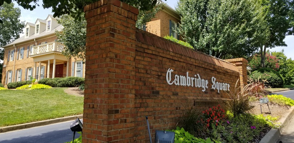 More Photos Of 1040 Cambridge Sq, Alpharetta Office For Sale