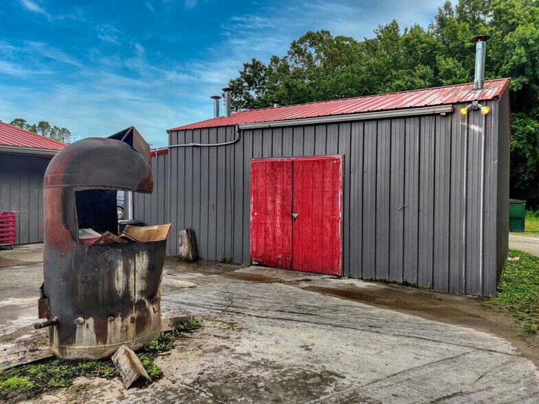 More Photos Of 19062 Main St W, Huntingdon Specialty For Sale