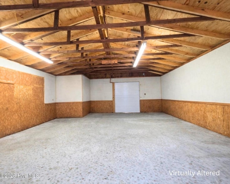 More Photos Of 2034 W 5th St, Washington Showroom For Sale