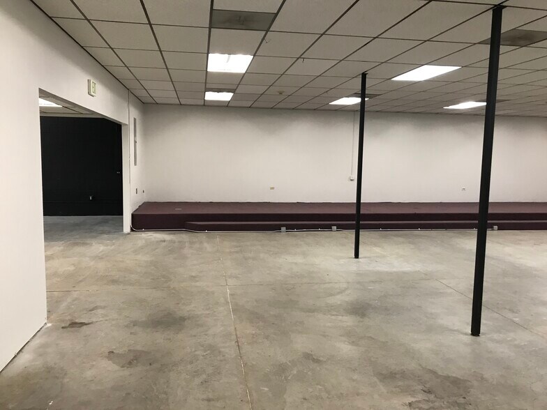 More Photos Of 1601 Reed St, Lakewood Warehouse For Lease