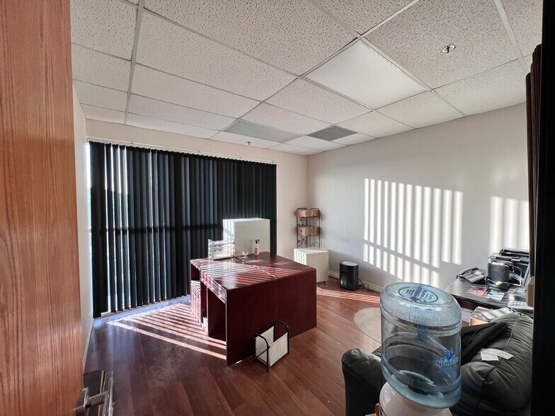 More Photos Of 1046 Calle Recodo, San Clemente Research And Development For Sale