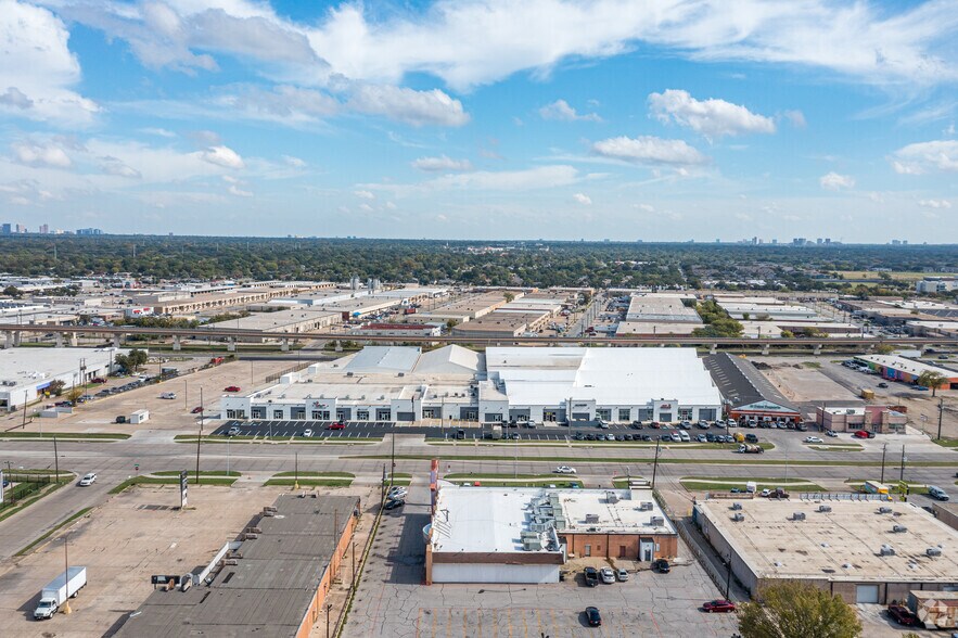 More Photos Of 10858 Harry Hines Blvd, Dallas Storefront For Lease