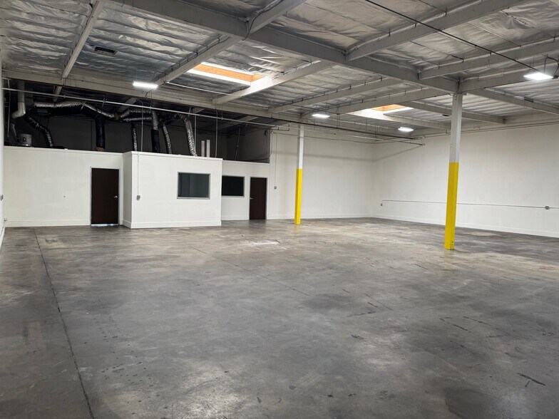 More Photos Of 16312 Garfield Ave, Paramount Warehouse For Lease