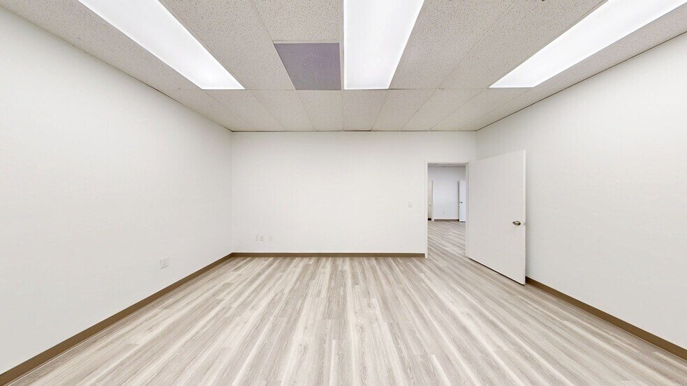 More Photos Of 16411 NW 8th Ave, Miami Distribution For Lease