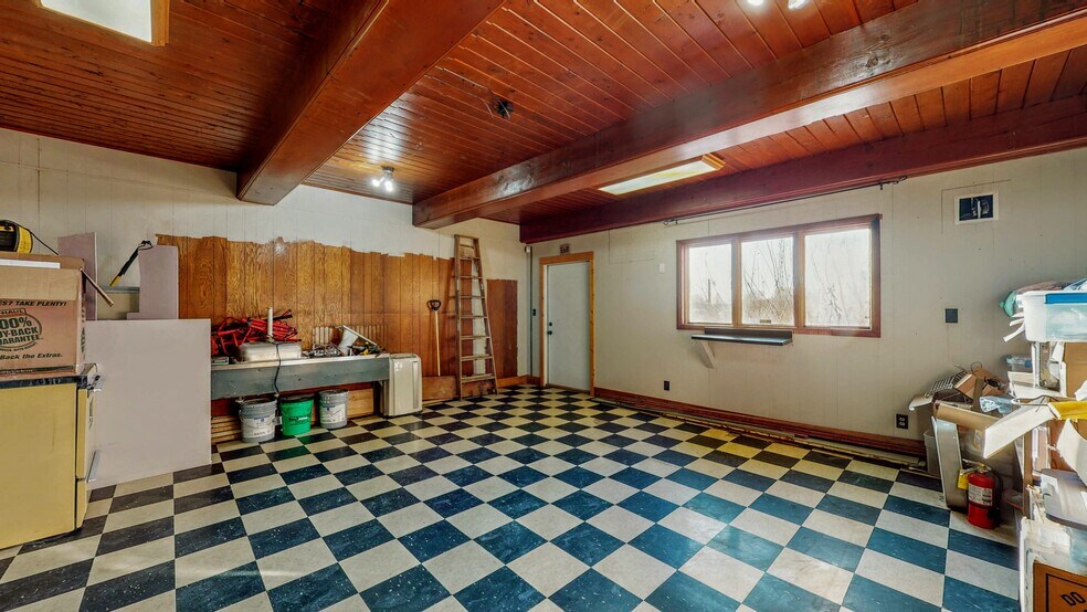 More Photos Of 209 S Main St, Jefferson General Retail For Sale