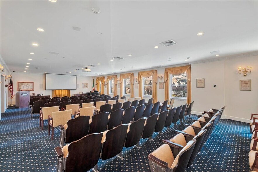 More Photos Of 1 Generoso Pope Pl, Tuckahoe Office For Sale