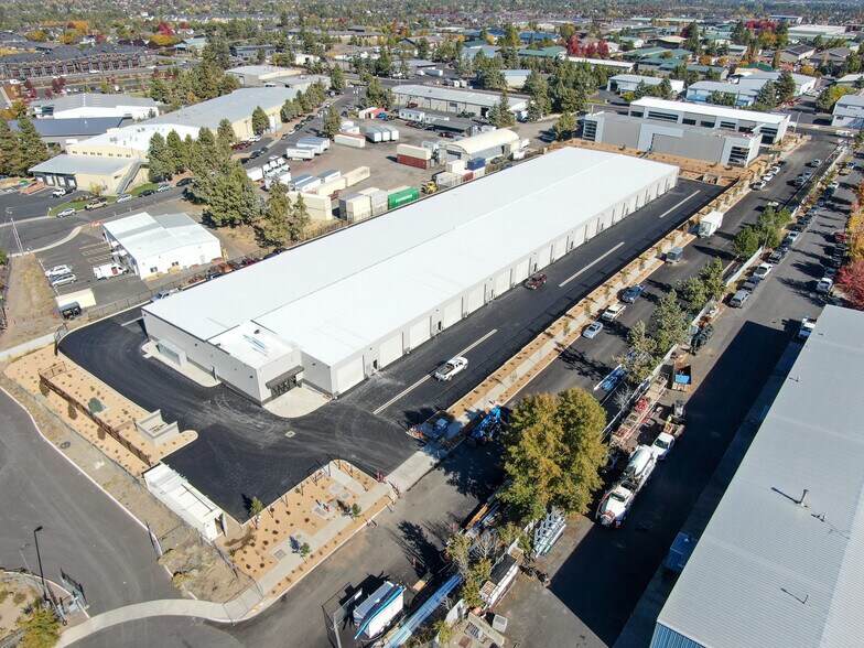 More Photos Of 20495 Murray Rd, Bend Warehouse For Lease