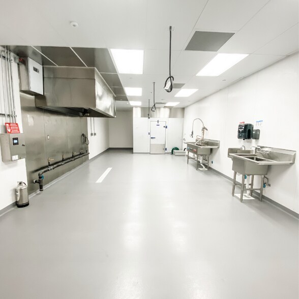 More Photos Of 1499 Regal Row, Dallas Restaurant For Lease