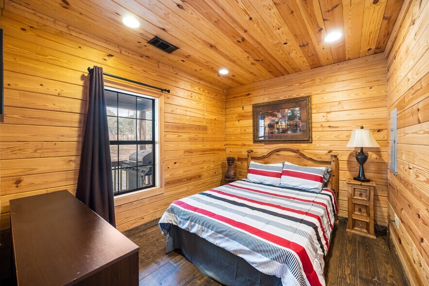 More Photos Of 54 Indian Creek Rd, Woodworth General Retail For Sale