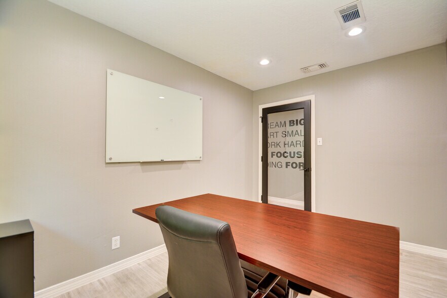 More Photos Of 26615 Oak Ridge Dr, The Woodlands Office For Lease