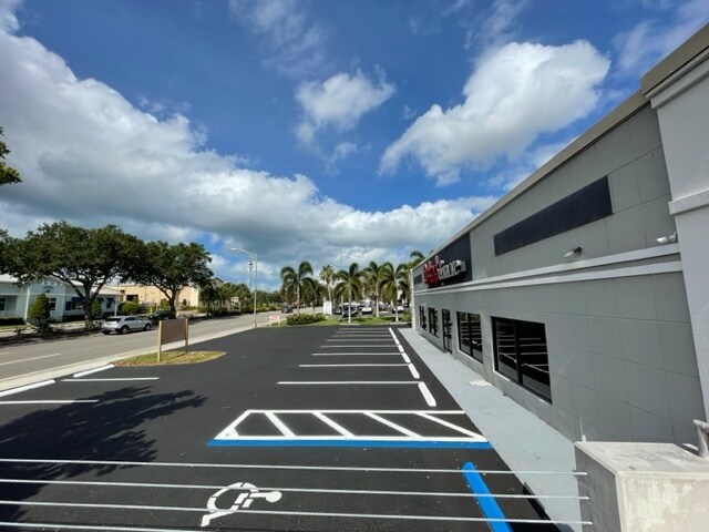 More Photos Of 2665 Davis Blvd, Naples Freestanding For Sale