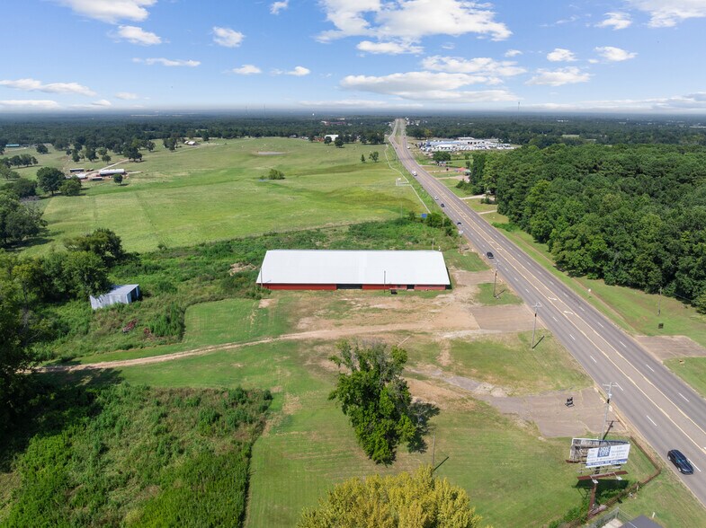 More Photos Of 605 NE Lincoln Rd, Idabel Industrial For Sale