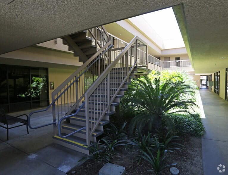 More Photos Of 559 N Mountain Ave, Upland Unknown For Lease