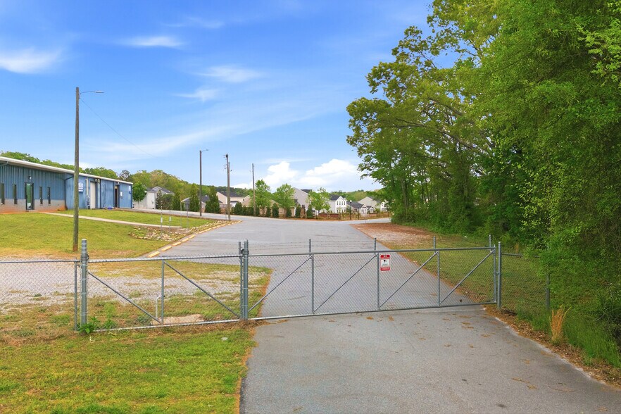 More Photos Of 810 Shiloh Rd, Piedmont Warehouse For Sale