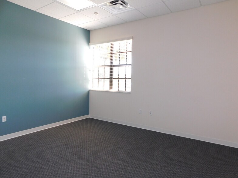 More Photos Of 372-390 N Babcock St, Melbourne Medical For Lease