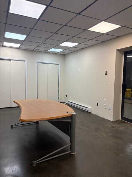 More Photos Of 436 Spencer St, Staten Island Warehouse For Sale