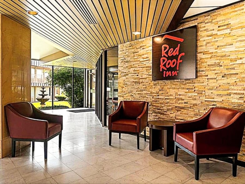More Photos Of 2545 N 5th Street Hwy, Reading Hotel For Sale