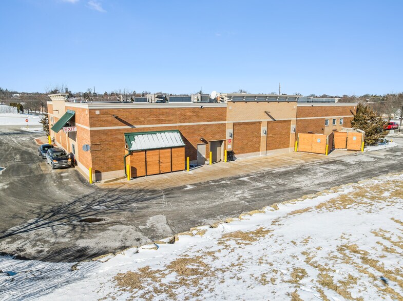 More Photos Of 1401 Springdale St, Mount Horeb Drugstore For Sale