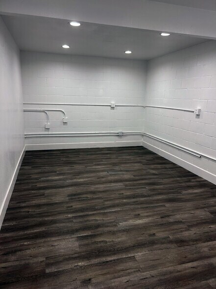 More Photos Of 1370 E Washington Blvd, Los Angeles Warehouse For Sale