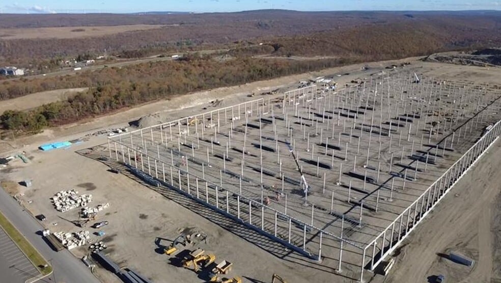 More Photos Of 100 Logistics Dr, Barnesville Distribution For Lease