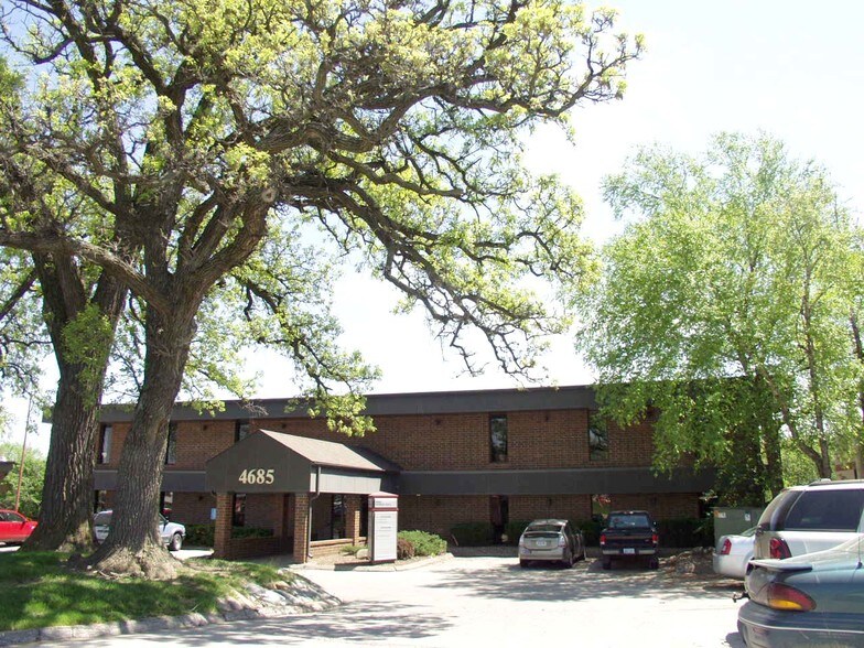 More Photos Of 4685 Merle Hay Rd, Des Moines Office For Lease
