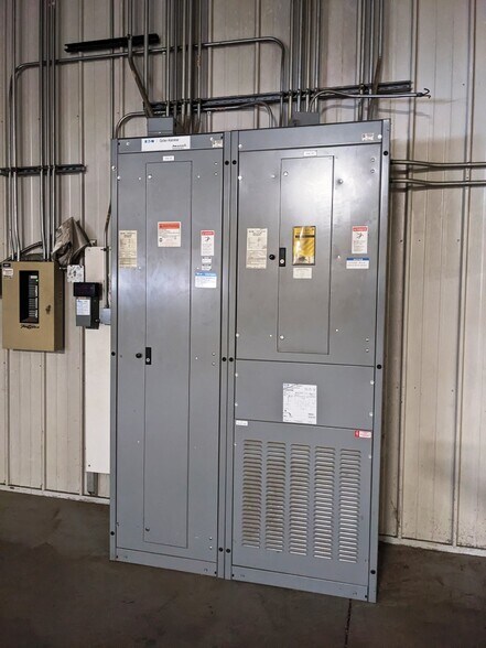 More Photos Of 8635 Hollander Dr, Franksville Manufacturing For Lease