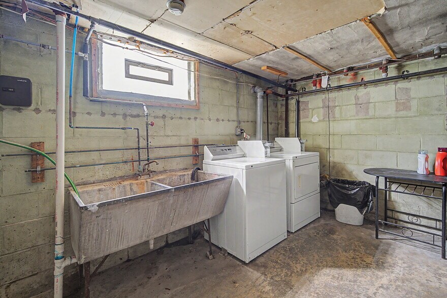 More Photos Of 526-532 Corona Ave, Dayton Apartments For Sale