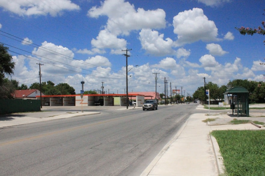 More Photos Of 1405 S Hackberry, San Antonio Assisted Living For Sale
